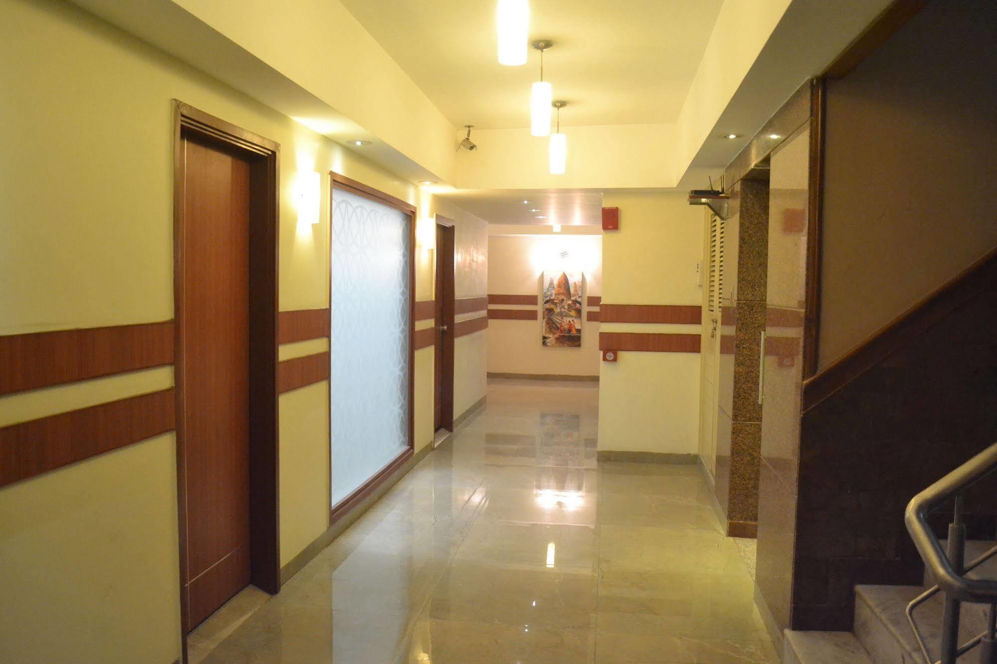 Hotel Pooja Palace Nueva Delhi Exterior foto