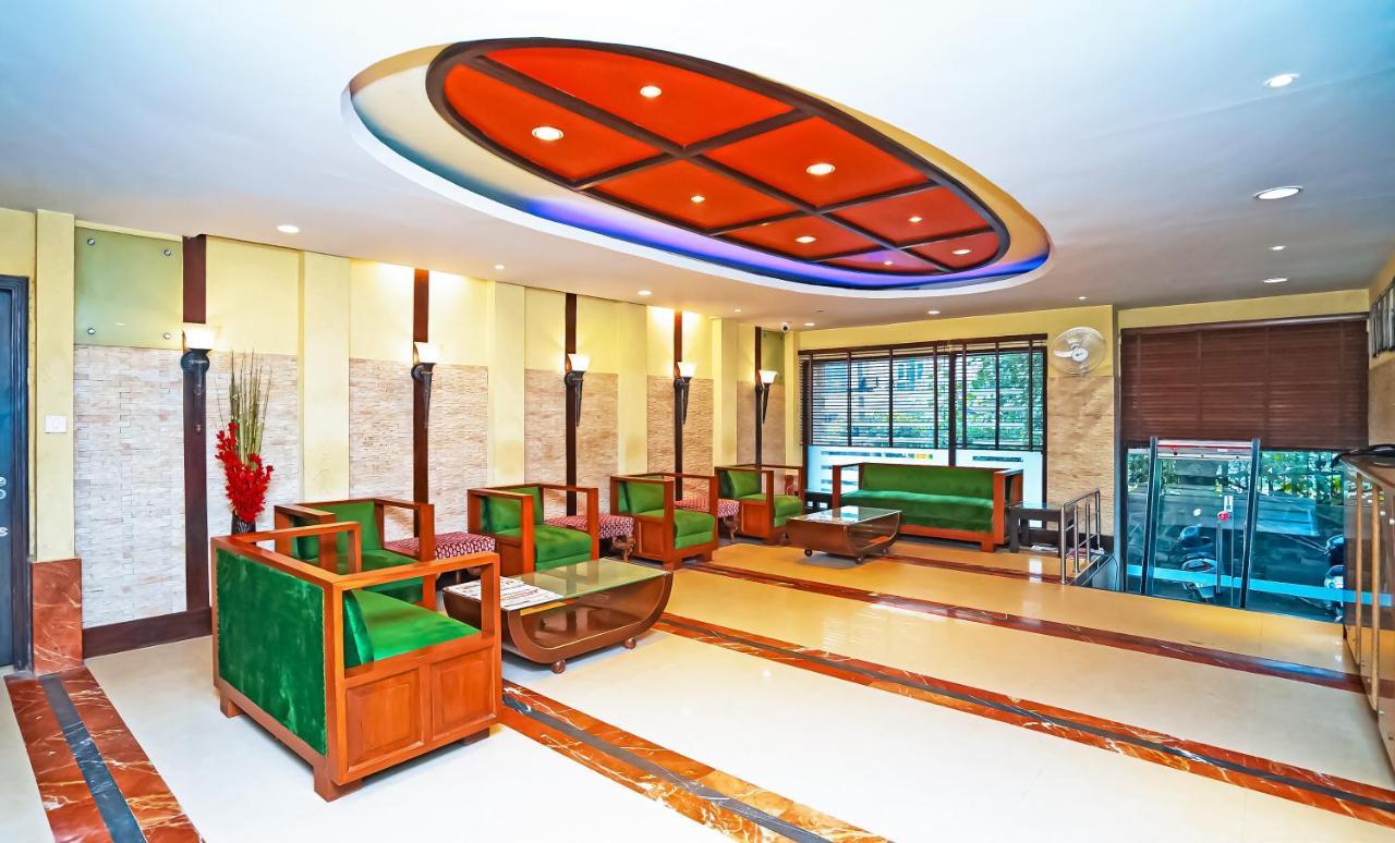 Hotel Pooja Palace Nueva Delhi Exterior foto